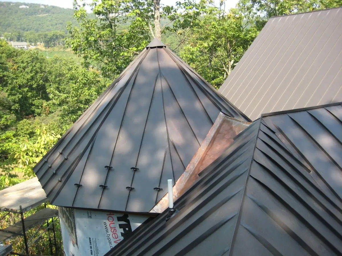 Professional Roof Tarp Installation by Craftsman Roofing in Wakena
